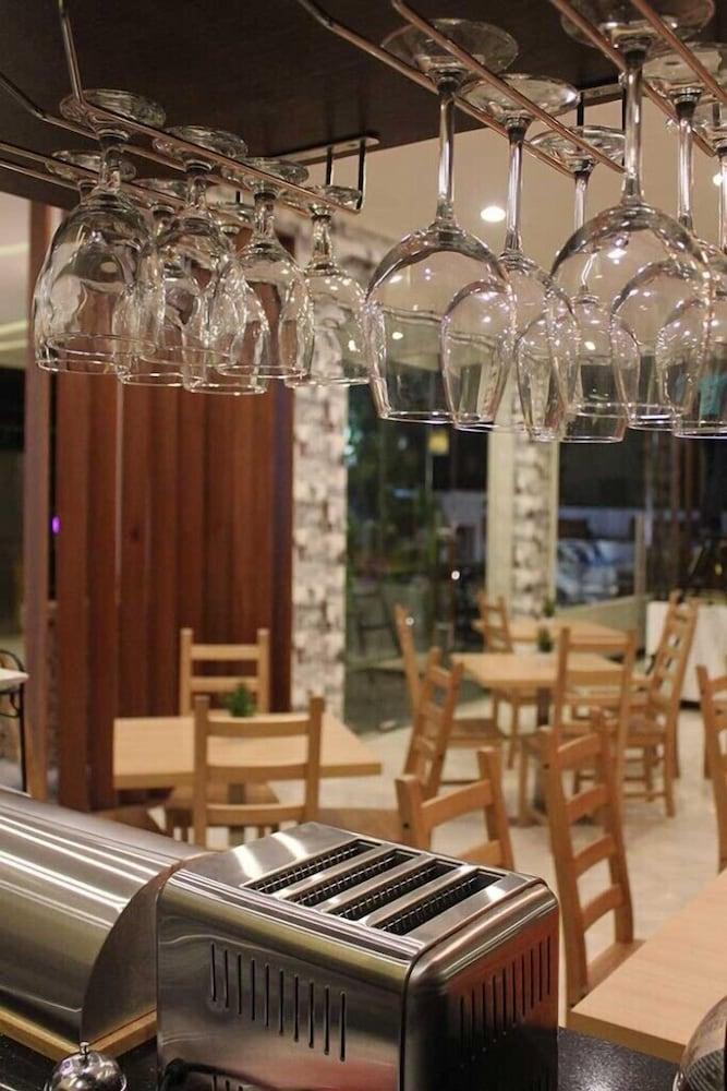Fontana Hotel Джакарта Экстерьер фото