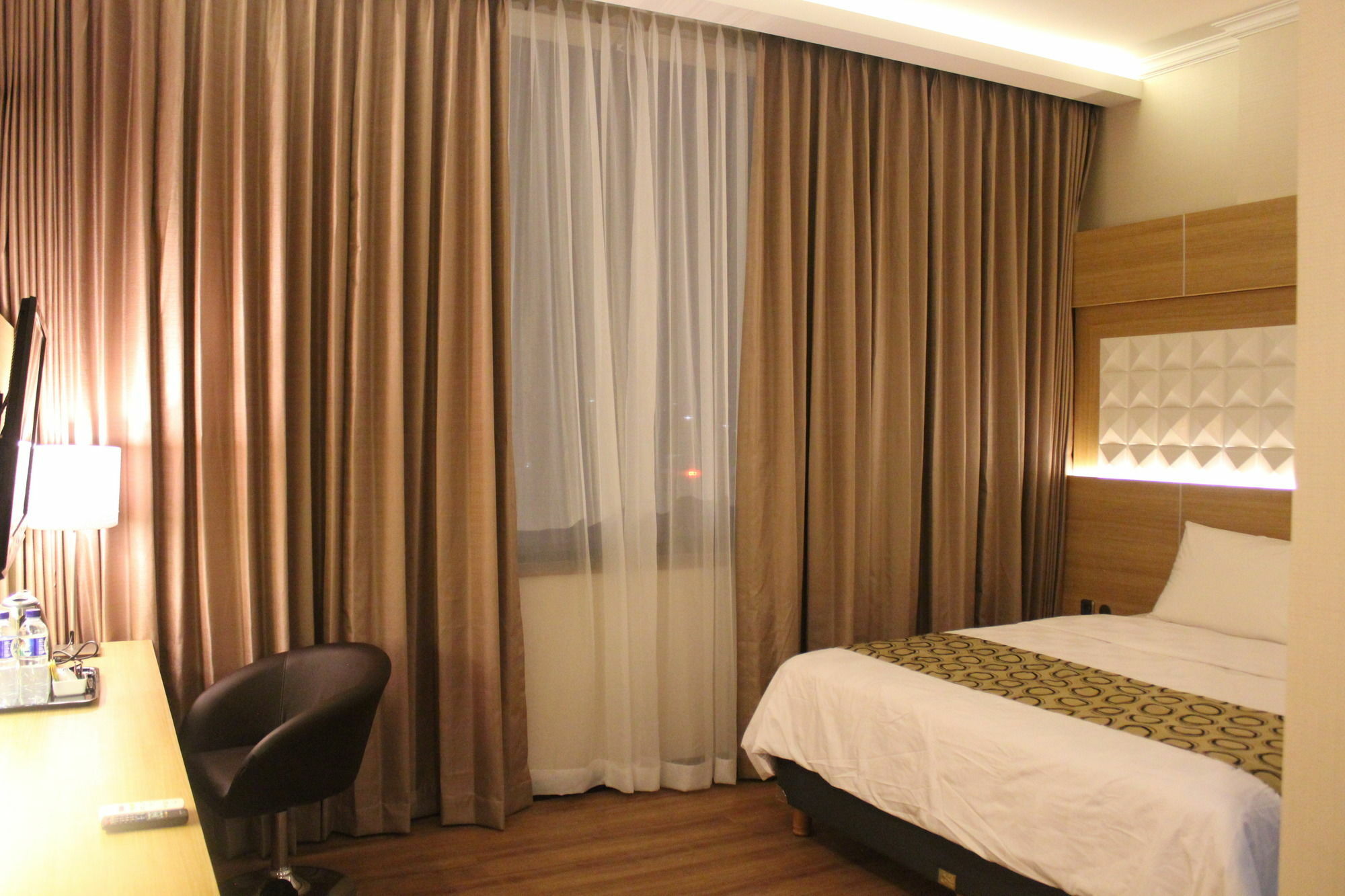 Fontana Hotel Джакарта Экстерьер фото